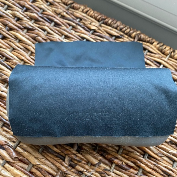 Chanel black sunglasses - Picture 7 of 7